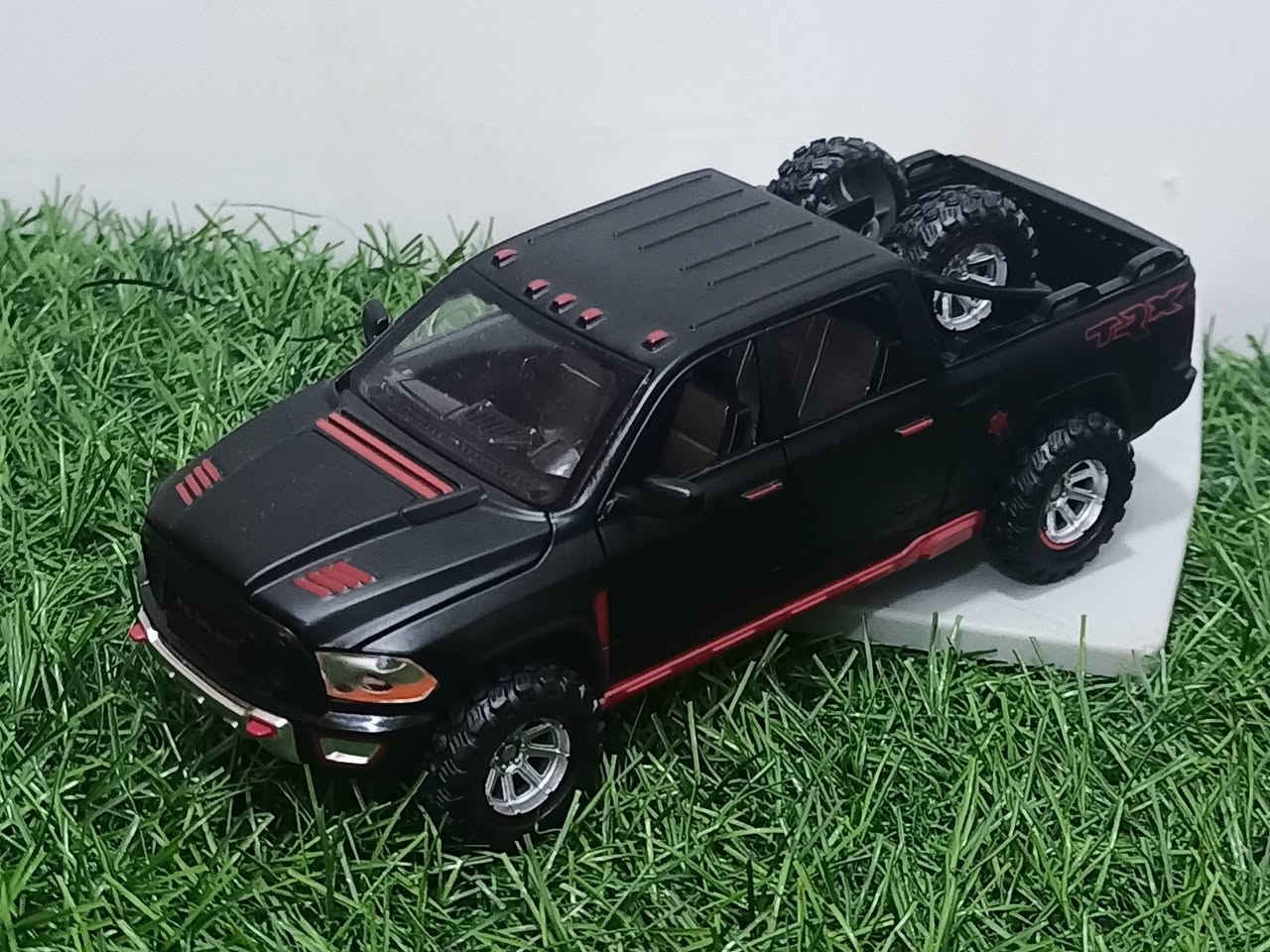 الوحش الامريكي RAM TRX 🇺🇲😈
الحجم 1/24 تفاصيل ملحقة بالصور


**إذا كنت صاحب هذا الإعلان وتريد حذفه لأي سبب، رجاءا أرسل رسالة إلى الدعم الفني**