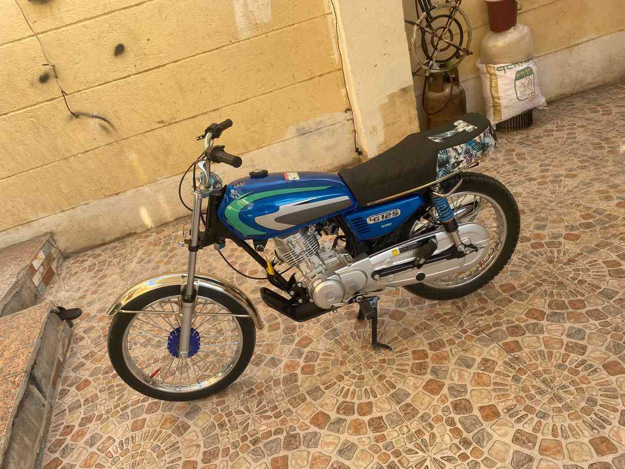 السلام عليكم دراجه نامه مديل2020دراجه ستوني بعمره برغي ما مفتوح بيها دراجه تجي بعينك شوف بيها شي خويه عوف دراجه وروح وخادمك حبيبي دراجه نضيفه وحلوه بعد تجي وبعينك شوف تخبل  رايدها مليون 750قفل  مكاني بصره كرمه علي رقمي***********
