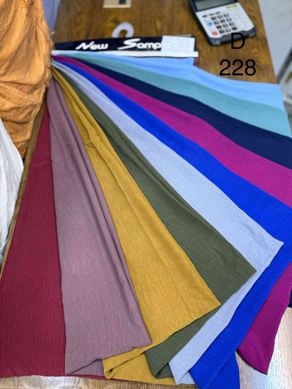 جديد لؤلؤة الغيث لتجارة الاقمشة
لنن😎
البيع جمله فقط
العنوان شورجه سوق الصفافير سوق المراديه
علي طعيمه
هاتف ***********
