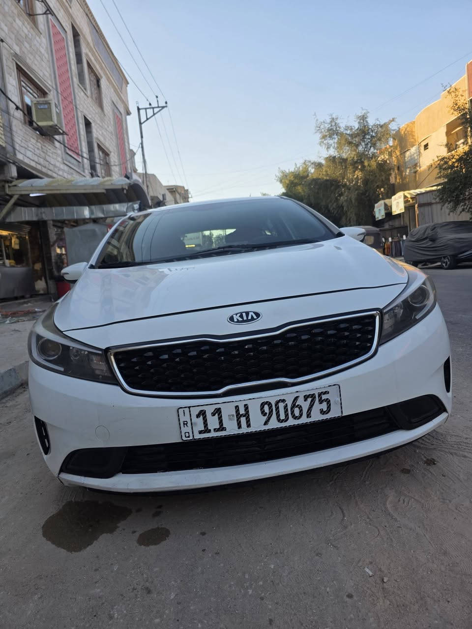 السلام عليكم
كيا فورتي موديل 2018 محرك 2000 6 نمر 

لون ابيض صدفي هاتشباك 

السياره نضيفه بمعنى الكلمه 

حادثهه وسونارهه موجود داخل الصور 

كشنات جدد فوكاهن تلبيسه 

شاشه لمس اندرويد 

مانع انزلاق 

ABS

تبريد شغال ثلج 

تدفئه شغاله

تحكم ستيرن 

السياره ماشيه 89 الف ميل 

عليهه ويل كاب نجمه 
اشاير بالمري 

السياره مناقصهه اي شي 

شغل واطلع
رقم جديد بغداد بأسمي 
سنويه جديده لغايه 31
محركهه اذا نقص السياره مرجوعه 
لا تبخير ولا تنقيص 
السعر 115 وبيهه مجال 
لحد يكلي سعرك غالي كلشي اكو بالسوك


**إذا كنت صاحب هذا الإعلان وتريد حذفه لأي سبب، رجاءا أرسل رسالة إلى الدعم الفني**