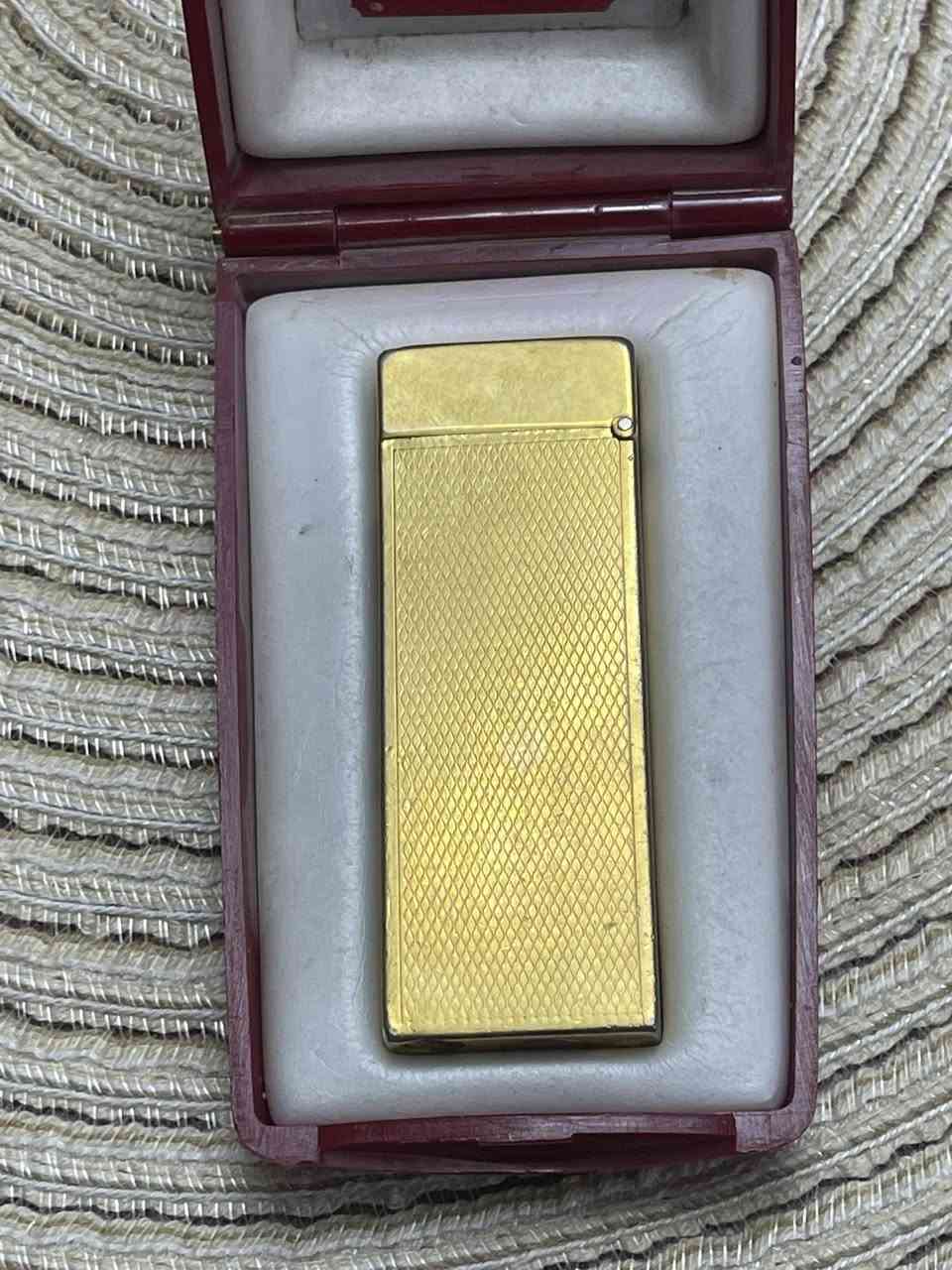 مارومان /Maroman ذهب عيار 22 بلعلبة الاصلية
المنشا : اليابان 
الانتاج :1980  
مختومة برقم : K22 G.P مختصر (Gold Plated) 
الرقم التسلسل : E 30 
شغالة ومضمونة من تهريب الغاز 
للاستفسار خاص او الاتصال 

***********
