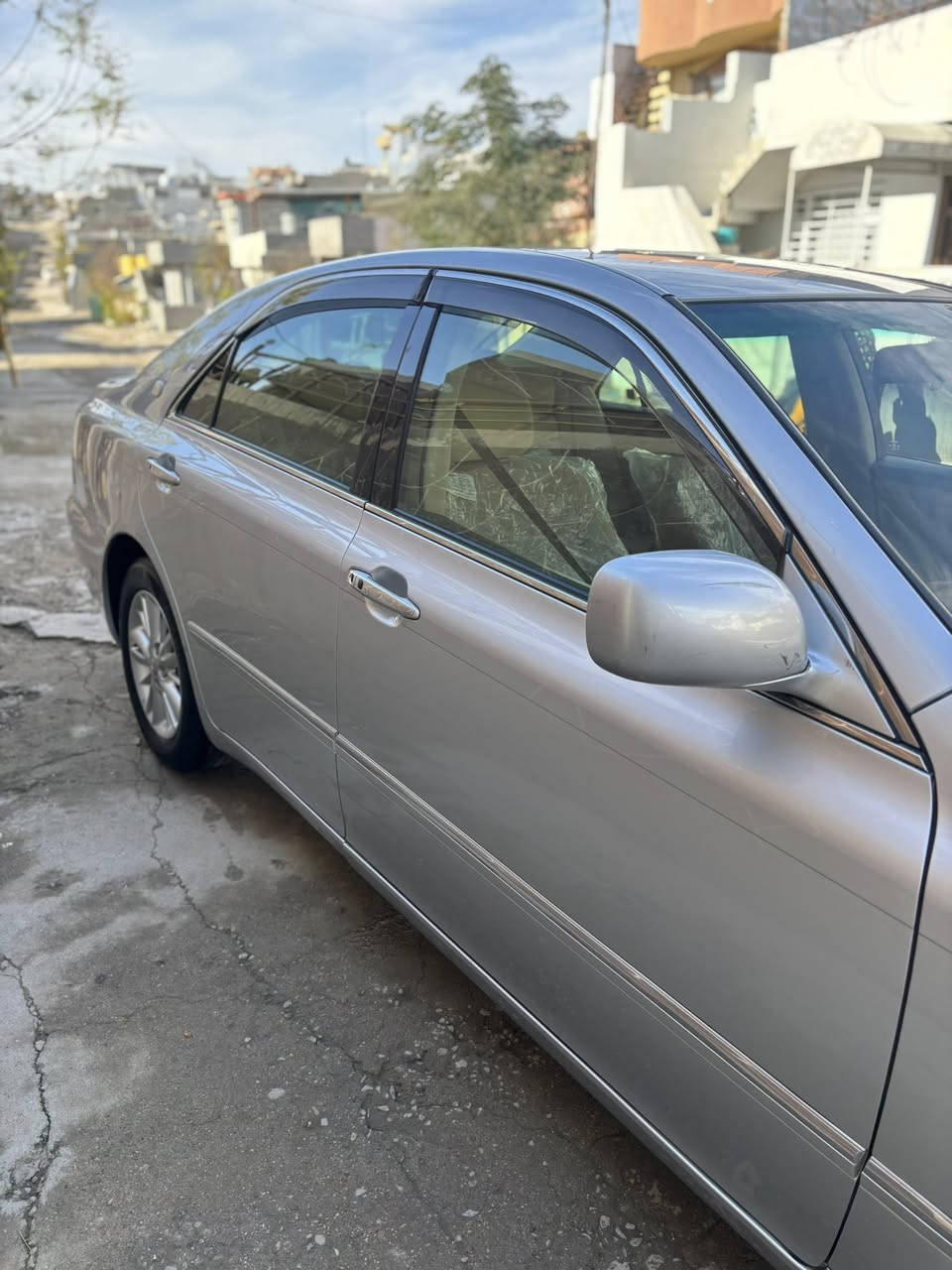 شاهینە ٢٠٠٧ ساق
ساج مەلەکی
گەورە بە بچوک
ئالتون بازاز 
شاشە کامیرا
سەیارەکە لوک لوکە
٧٦ هەزار هەقیقی روشتوە
بی بویاخە
ناو دەر هەموو گیانی لوکە
بی چال بی شوخت
٤ ویل و تایەی لوک
کامل مەسروف
دینار مەسروفی نیە
نرخی ٨٠$
شوین سلیمانی
***********
