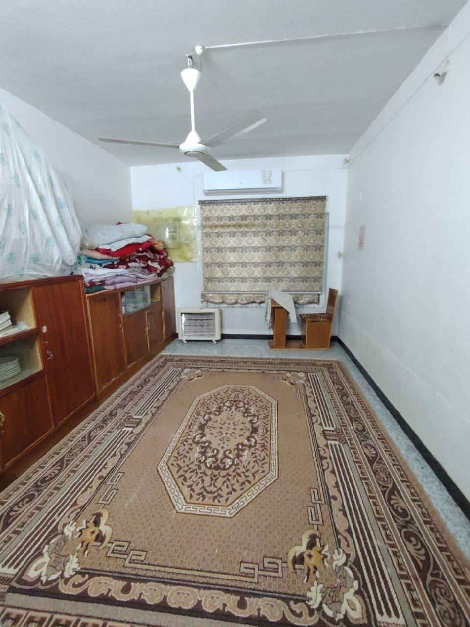 سلام عليكم
بيت للبيع حي الزهراء مقابيل المعهد التقني قرب السيطره القديمه 

مساحه البيت 200م طابو صرف بناء درجه اولى

البيت طابقين يحتوي ع 

ستقبال طابق الاول 

صاله ثنين طابق الاول والثاني 

غرف خمسه طابق الاول ثنين الطابق الثاني ٣غرف 

مطبخ + صحيات طابق اول + صحيات طابق ثاني 

+صحيات خارجيه 
بناء البيت طابوق + سقف عكاده 
السعر خاص 

للاستفسار ***********
               ***********
