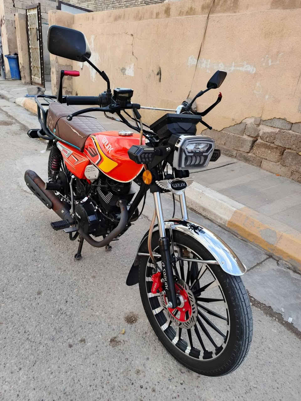 سلام عليكم دراجه سولنك موديل 24 جديده محرك 200cc شلعه معدل فول اوراق منفيس بيه فقط مكفوله من كلشي جاهزه السعر 900... العنوان فلوجه شهداء ***********
