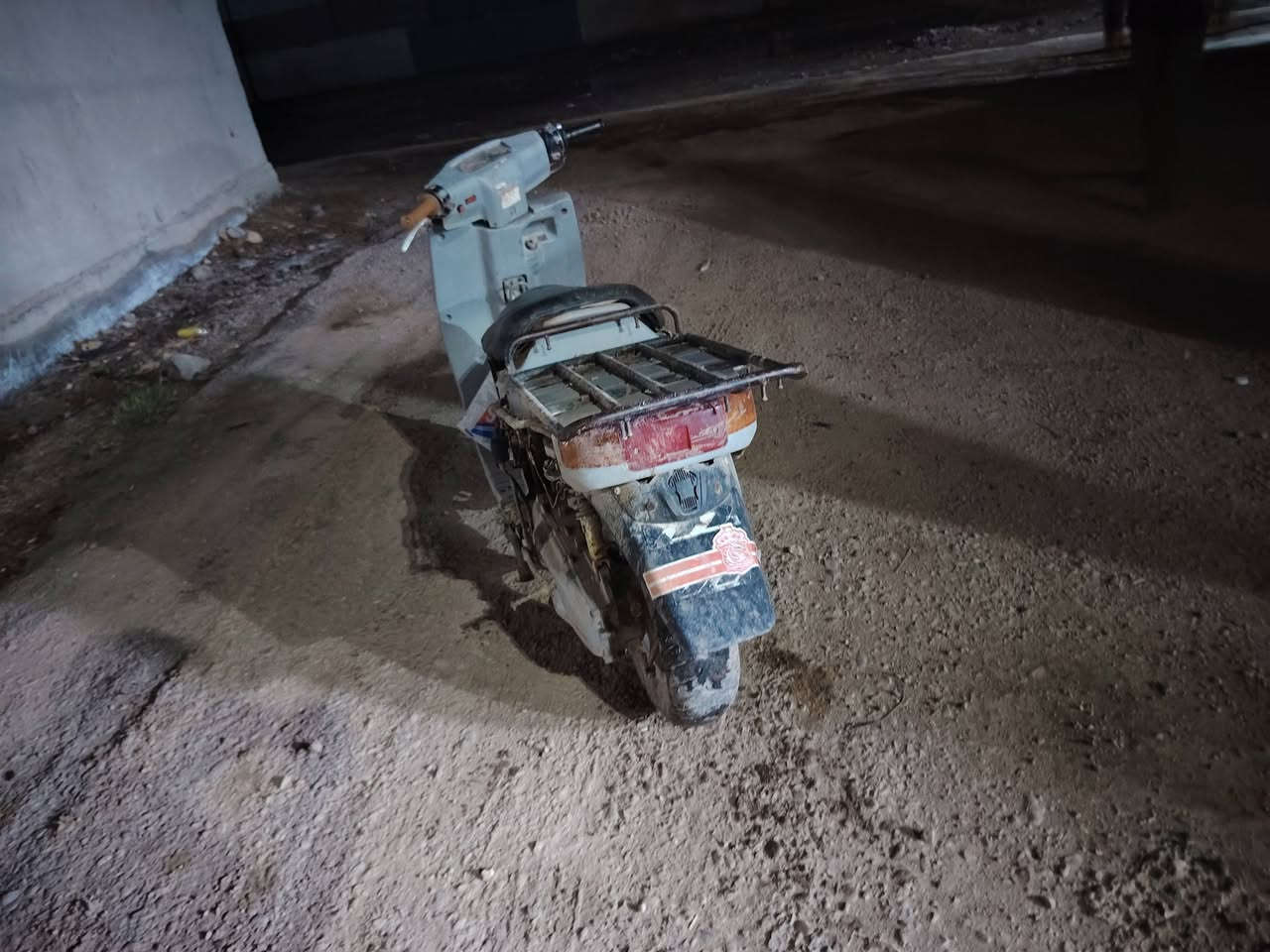 سلام عليكم دراجه كوم حديد ابيع طافيه تحمل وتروح وذا ماعندك تاخذه بلاش   مكاني بغداد سعر ١٥٠ ***********
