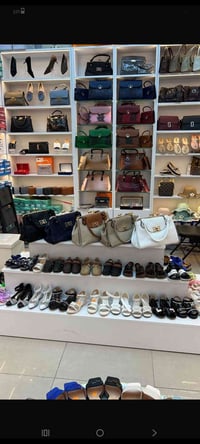 مدرج لعرض البضاعه خشب تركي للبيع بسعر جدا مناسب07800535323