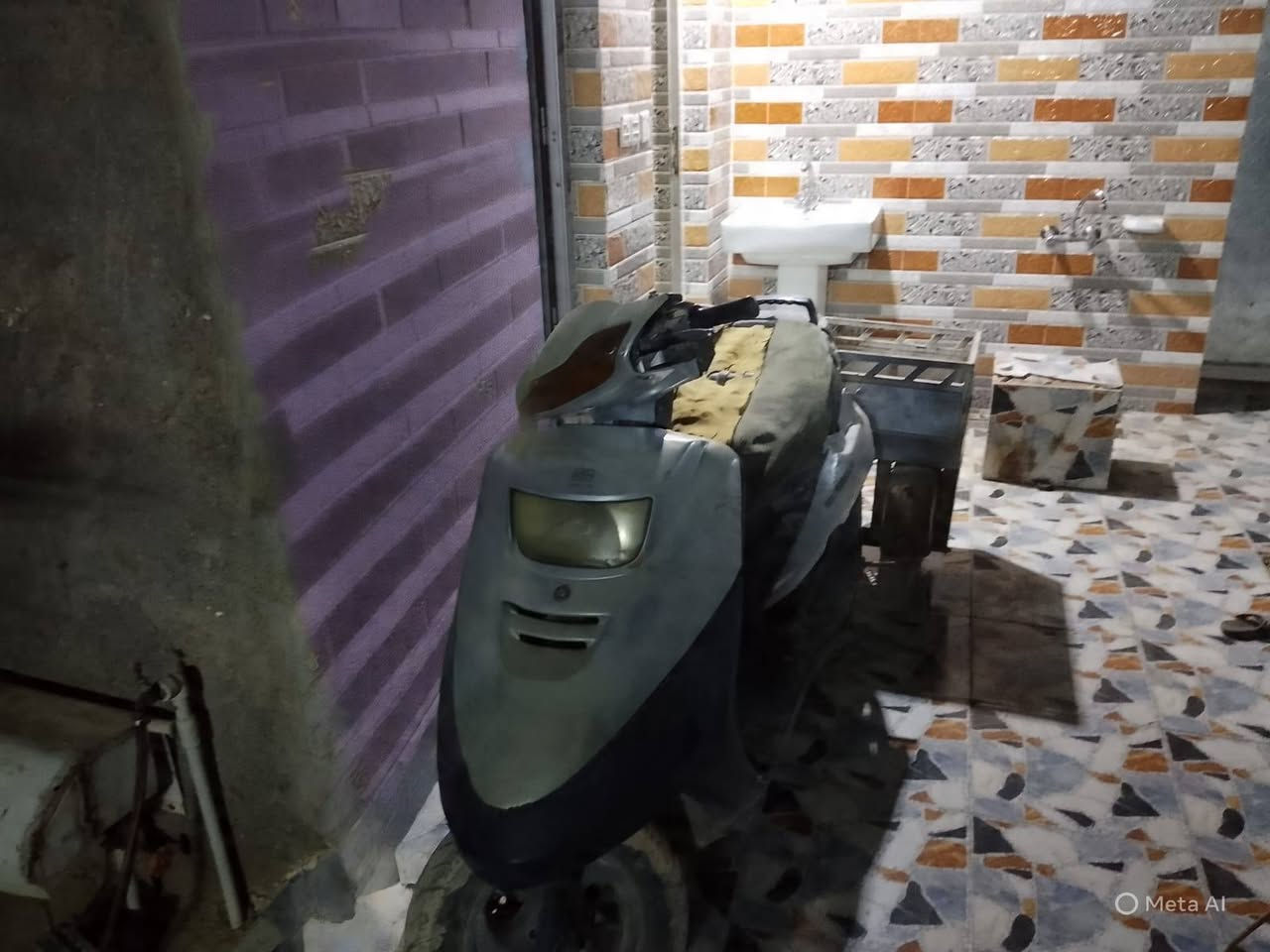 السلام عليكم ماطور لبيع كلشي شغال كهربايات شغاله السعر 150  ***********
