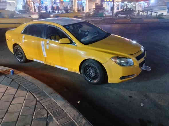 السلام عليكم ورحمه الله سياره ماليبو 2010 سياره كامله رقم انجليزي تحويل ثاني يوم ماكه ماكينه جير كورولا ابو يعني سياره محووووور انتبه محور 4. سلندر يرادلها ترتيب 
 شويه رقم الهاتف *********** السعر المطلوب 42
