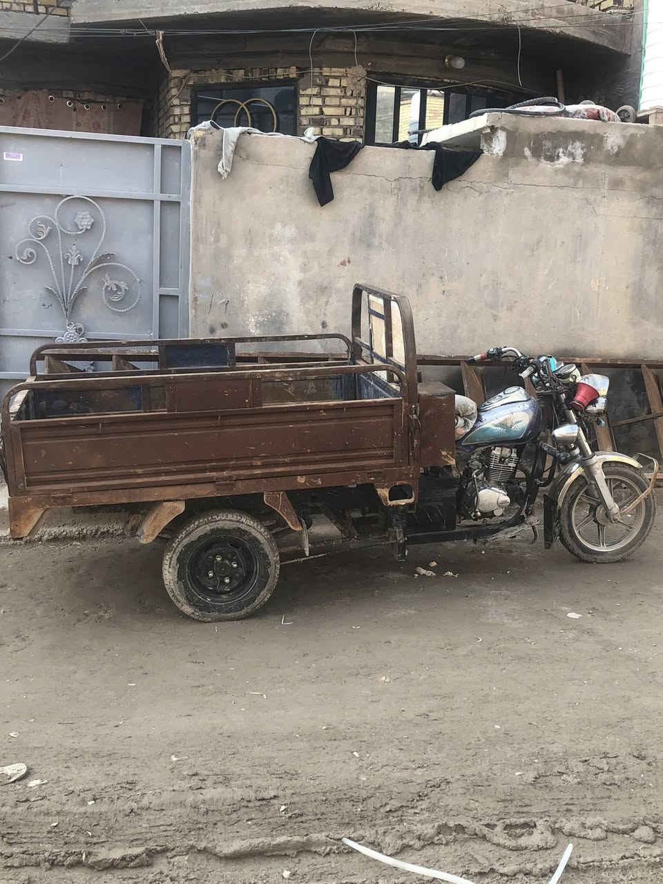 ستوته للبيع مكينه جديده كهربائيات كلهن شغاله 
***********
