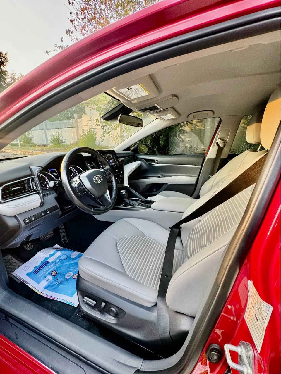 تۆیۆتا كامری٢٠٢٣ یەك چامرخی بشتی سبوخە سێ پارچەیی كلیرە ئەمریكا بی داخیل بی ئیرباك٣٦ مایل رۆیوە  بەناوی خۆمە 
*********** أربيل, العراق
