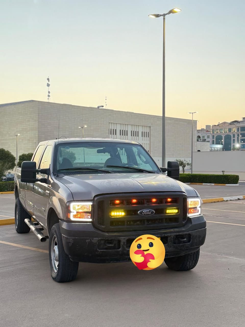 ⭕️عرض حصري بيع سريع 
فورد F350 موديل 2006 گاز 
8بستن تيربو
ضمان من ضربه وتعمير اصولية رقم اربيل شرط التحويل 
او الوكالة سيارة كانت قبل لدى شركة امينة وتحولت للبيع المباشر ودخلت مازاد البيع المباشر المحرك اوربي والكير ايضا دفع رباعي شغال 100‎%‎ 
ضمان انطيك سنة كاملة وشرط بالمكاتبة اكتبلك ضمان سنة كاملة
سيارة على وضع شركة ماشية 170 الف بدون اي نواقص
بچم امامي حديث LED اصلي 
اكسل كاردن 100‎%‎
تبريد ثلج تدفئة 
حدادية تخم تاير كلة جديد 
الداخلية كشن وسطية فتحه شاشة ايباد كاميرة خلفية 
ارضيات وعزل خارجي دبل جام كلة شغال 
كود سويج متشتغل الة سويج مالتها 
الملحقات ( دوسات البلادية وياها مع حمالة الجلكانات البلادية وياها مع جلكان عدد 2 ) يعني بس شغل وتوكل عزيزي 
محرك شرط ترايك للبصرة 
السعر خـاص بدون كسران بحلال الناس اكرر سيارة اتحدى اكو بنظافتها حالة البودي فقط شخط ومتكحل 
#ملاحظة
كل شيء شغال بيه ماكو اي نقص بشرط الفحص وين متحب

للاستفسار على الرقم لتالي وتساب او اتصال

***********
