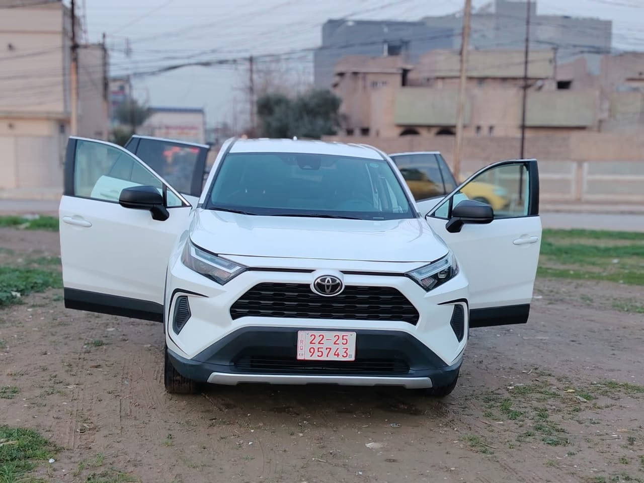 سياره Rav4 مواصفات Le موديل 2024
كاتي بدون رقم تترقم شمالي
4*4 
هندبريك بصمه وشاشه الكترونيه
ضرر فقط جاملغ مع حافة الباب 
بدون دواخل بدون ايربك شرط
السياره بحالة الوكاله 
ماشيه 37 الف ميل
السعر 227 وبيها مجال
للتواصل 
***********
***********
