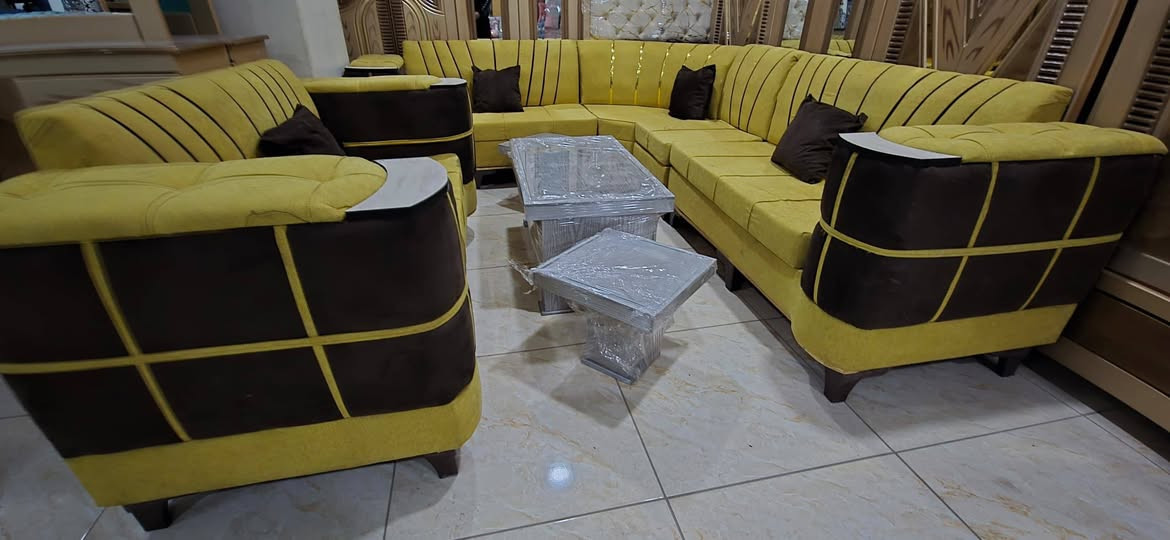 #طقم #كنبايات الشيستر
#المواصفات:     
#خشب شوح  2  سنت
✅#سفنج ع 12سم. وسط اول ممتاز
✅#قماش مرمره تقيل 
✅#صندوق 9 أشخاص
✅#الطراحة متحركة مذودة بسحابات لسهولة الغسيل
# قواعد لوكنز  مطلي بل لون الدهبي 
بالمختصر طقم روعة  مضمونة

علق بنقطة والسعر بكون عندك برسالة فورية

#أستلم نفس الطقم يلي بالصوره


**إذا كنت صاحب هذا الإعلان وتريد حذفه لأي سبب، رجاءا أرسل رسالة إلى الدعم الفني**