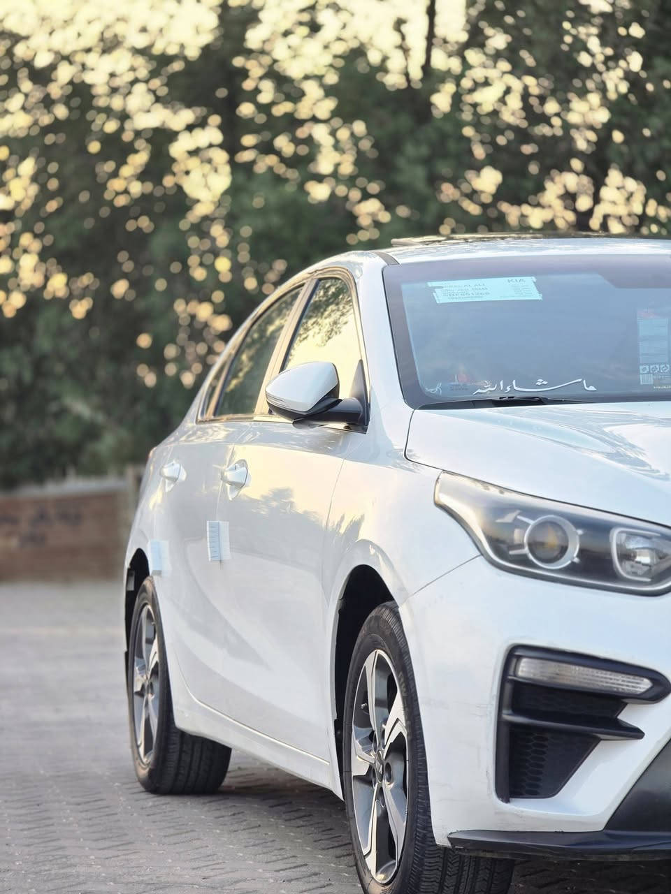للبيع سيراتو 2019
السيارة فول مواصفات عده البصمه 

رقم اربيل 

محرك 1600

. فتحه سقف 

. تبريد قطعتين 

. دواخل لونين 

. تحكم ستيرن 

. مثبت سرعه 

. مري شفط 

. حساس خلفي 

. لد امامي +خلفي LED

. شاشه +كامره دواره

. مانع نزلاق ABS

. خمسه ويل كب 

السيارة كفاله عامه من فتحه وصبغ وتبديل فقط بارد 
كير  مكينه حداديه  كله كفاله وعلى شرط 
@السعر 147وبيه مجال 

الاستفسار📞 ***********
