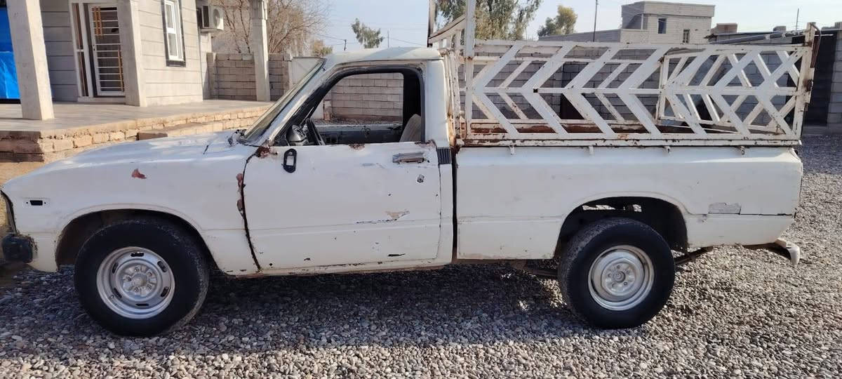 اسلام عليكم بيكم 80 رقم نينوى الشرعي موجود وبيها وكاله عامه بسمي وبيها كابون بانزين محرك شرط شاصي مصلح السعر 16 وبيها مجال اتصل عل رقم وبيك خير وتدلل مكان مخمور *********** وبي واتساب
