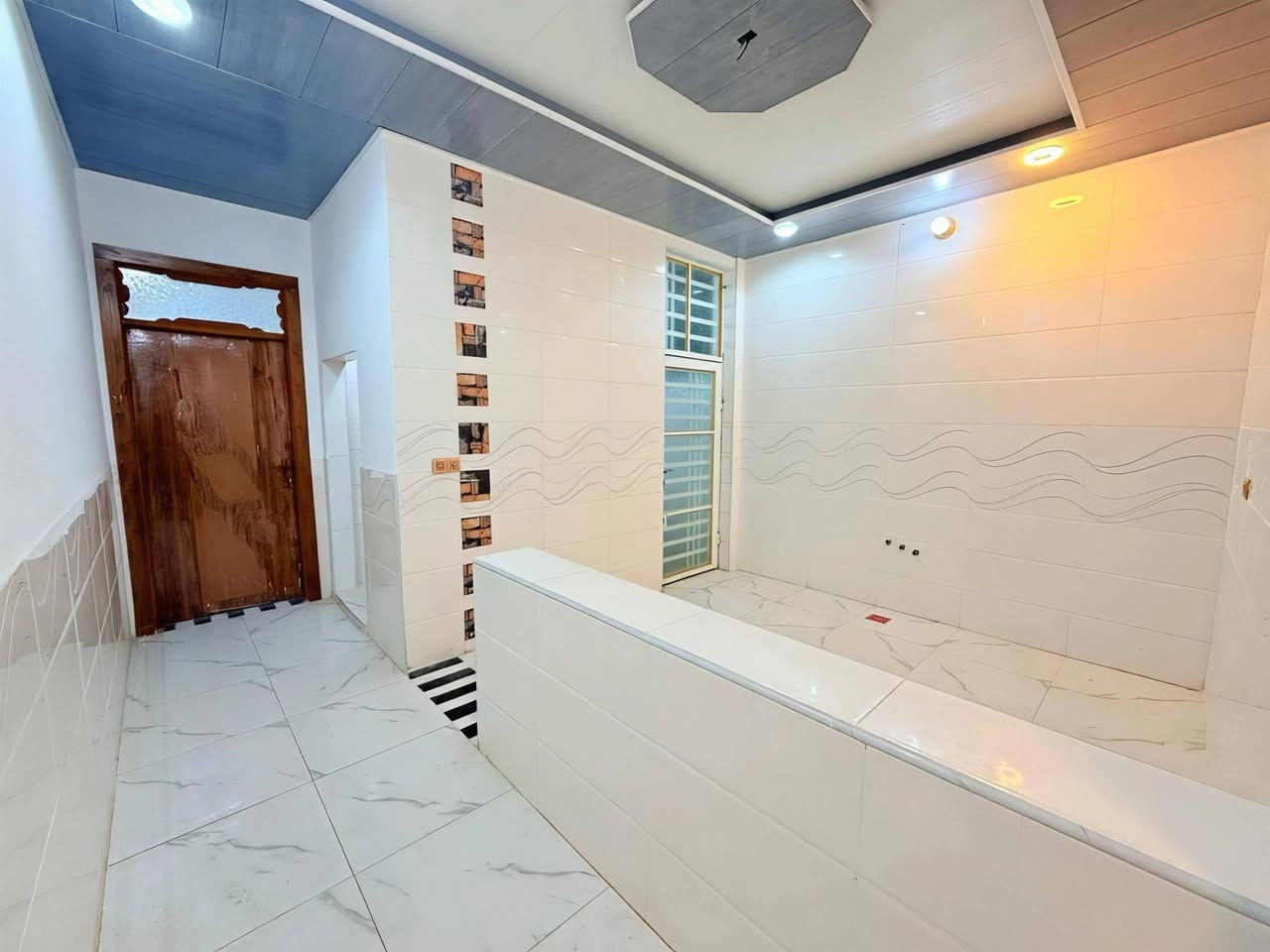 دار #للرهن بسعر 15
مليون
الموقع 🏡النجف الاشرف شارع الصب عمود 317 #بعد_عن_شارع_الصب70_متر_قريبه_كلش
مدت سنه وقابل للتجديد 
خدمات كامله 
/ماء/كهرباء/مدارس/سوق/شارع #عرض10

مساحه البناء 100 متر 🏡
غرفه/صاله/مطبخ/صحيات/ستقبال/مكشوفه

مبلغ الرهن💵 15 💵مليون قفل قفل 
***********
***********
***********
