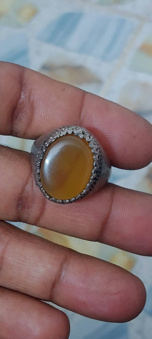 سلام عليكم خاتم عقيق يماني فضه عراقيه سعر 25الف مكان بغداد الكاظميه ***********
