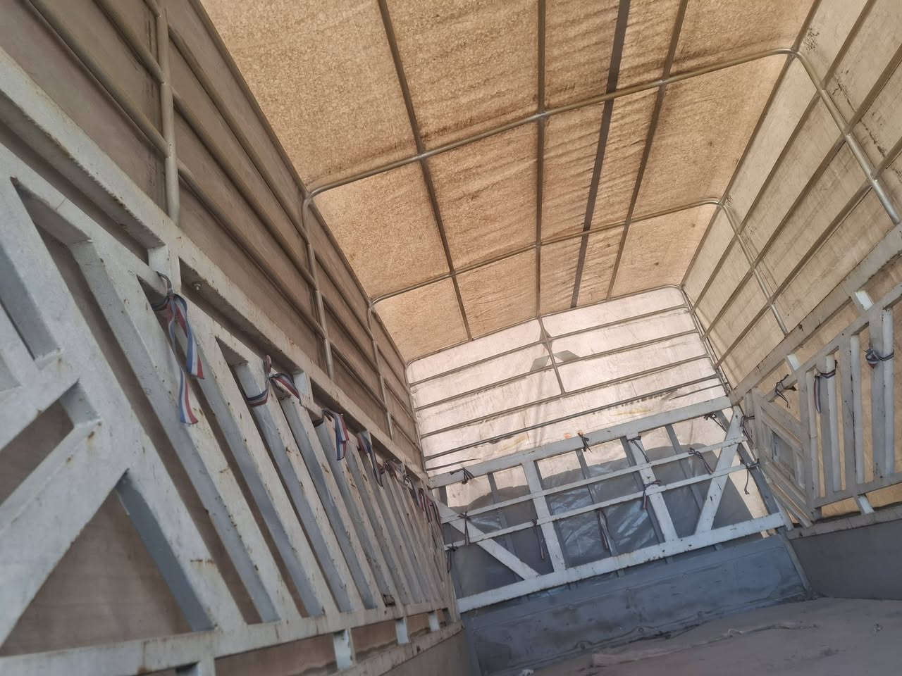 بدي للبيع السعر ١٤ ورقه ***********
