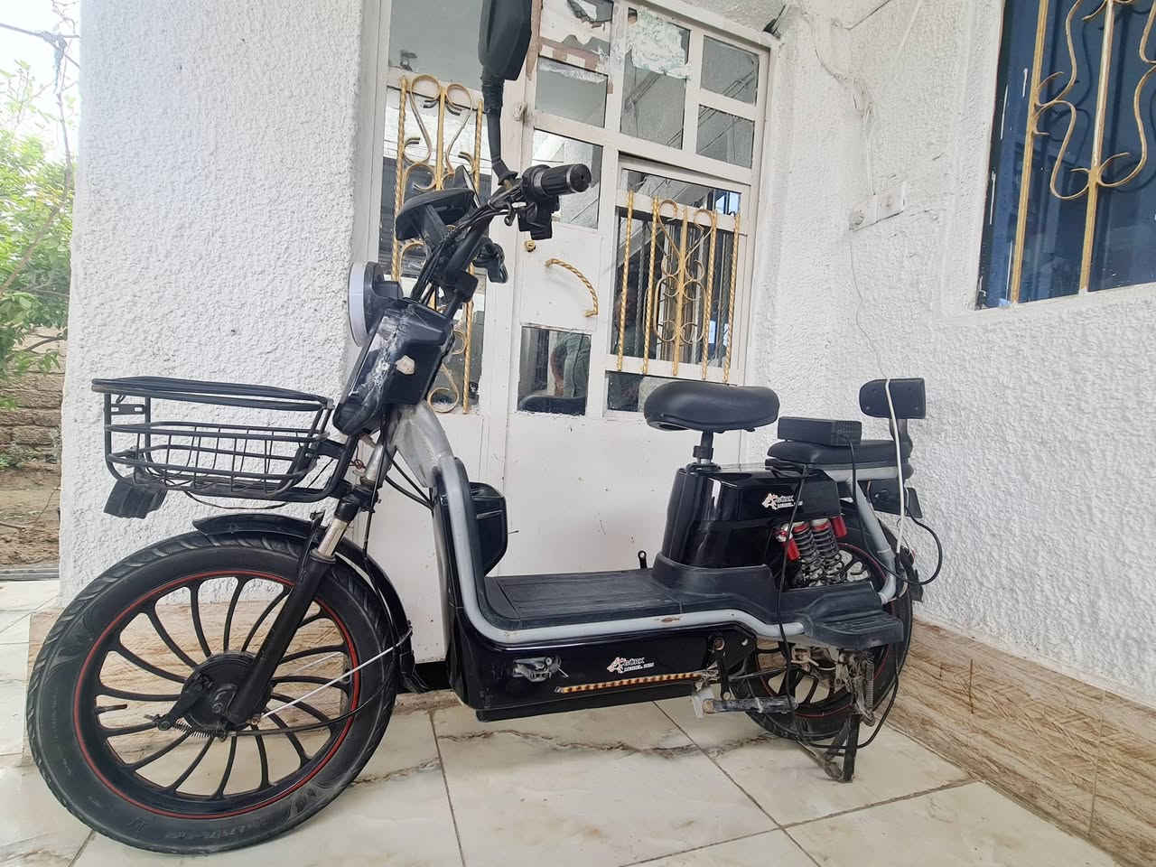 دراجه شحن 2025 نضيفه للبيع السعر 225 الف شغاله وجاهزه المكان بعقوبه ***********
