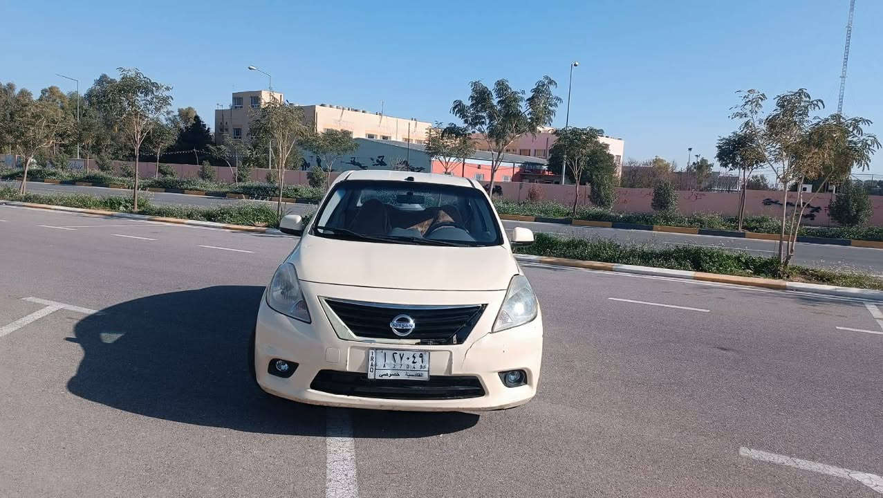 سەرەتا بەناوی خوا ئەم سەیارە بۆ فرۆشتن نیسان لاکشمیبای مودێل 2014 سەنەوی پلاسیک قیستەکان بەشەرت حاسیبە بەشەرت گێرو مکینە تەبرید کارەبای  هەمووی بی عیبە ژم خاوەن سەیارە نامە بۆ من مەنێرە  ژم***********
