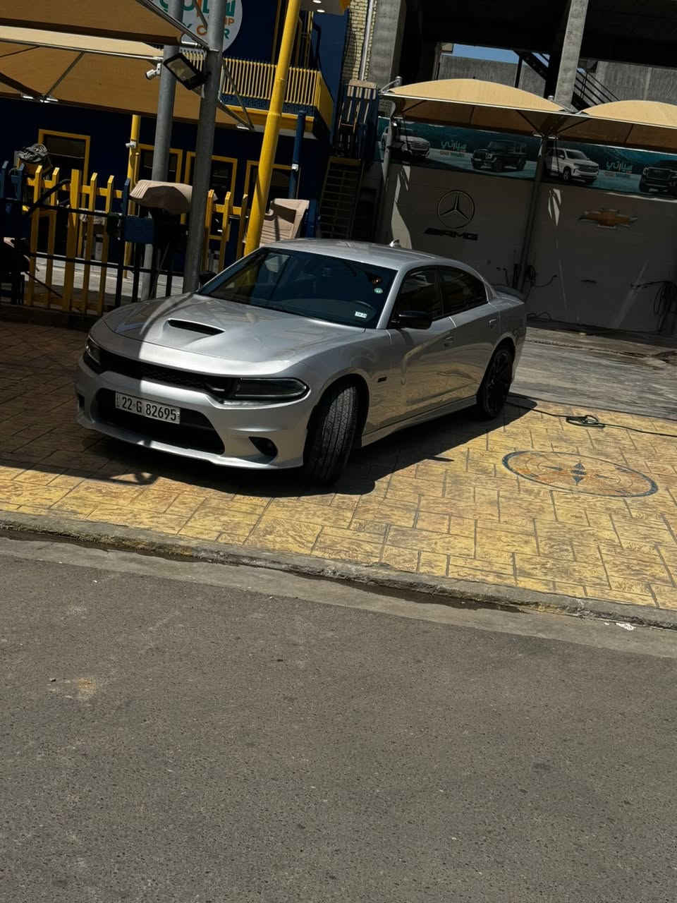 دوج جارجر موديل 2022 وارد بدون ايرباك بدون دواخل جاملغ امامي فقط 
٨ سلندر 5700 
شاشه جبيره 
كامره خلفيه 
سوبر تراك باك 
شفتات ستيرن 
كشن كهرباء 
سستم صوت الباين 
السياره عليه تفريغ واكزوز وبرمجه
ماشيه ٣٦ ميل
مكانه بغداد 
السعر 24,500$ وبيها مجال بسيط للشراي 

***********
صور الحادث مرفقه
