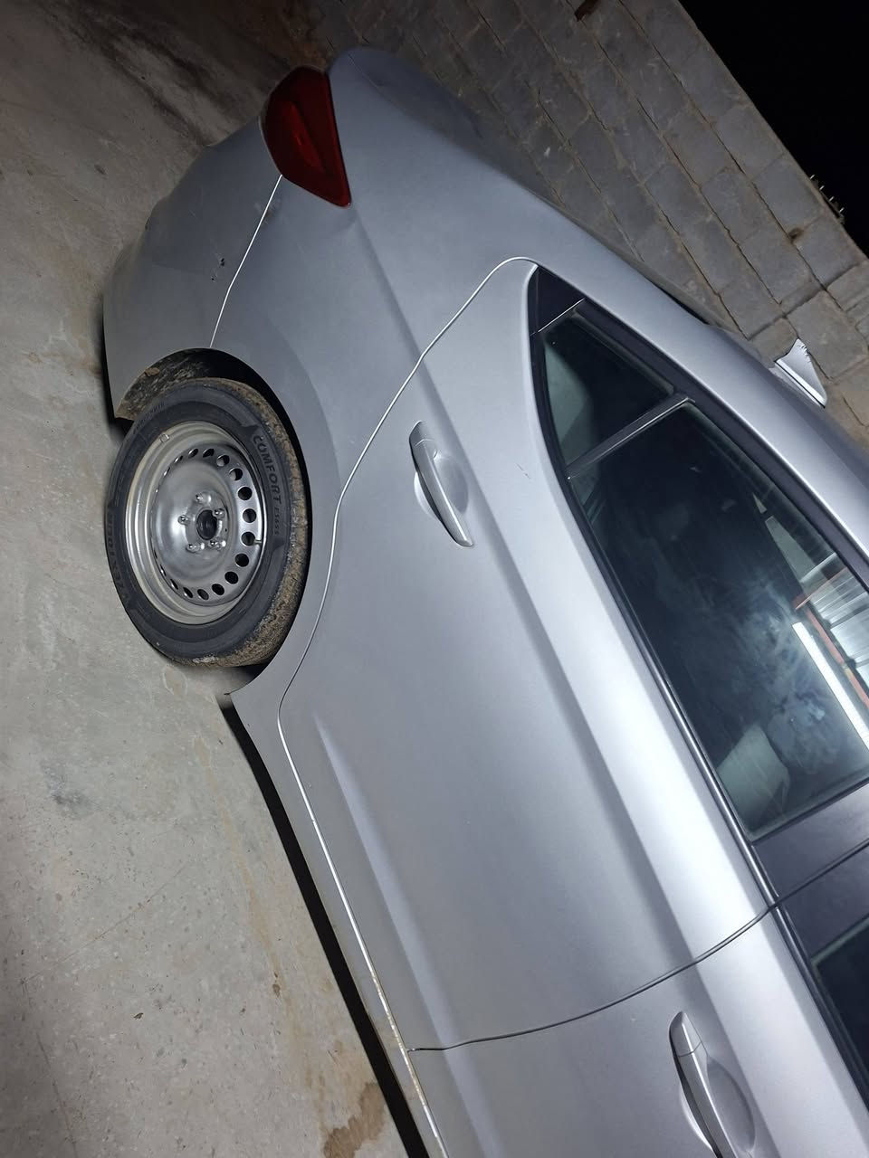 النترا ٢٠١٨ وراد امريكي نص فول رقم بابل تحويل مباشر
سنويه لل٢٩ 
ماشيه ٨٠ ميل حادثها قطعه وحده بأمريكا وهنا الباب الصبغ بسبب شخط 
السعر ١٢٥ وبيها مجال للشراي 
مكاني كربلاء، طويريج 
***********
