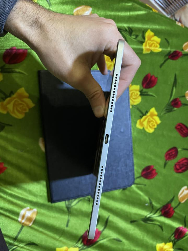 ايباد 11 برو m4 ذاكره 256 بطاريه 88 سعه 10000 بعده بالضمان سعر 900 مكاني قبله ***********
