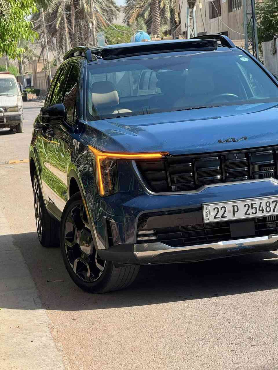 ‏‎السلام عليكم
للبيع فقط بدون مراوس 

‏‎موديل 
‏‎فئه  2025 KIA SORENTO, X-PRO SX PRESTIGE برستيج اعلى فئه
اللون ازرق جويتي 
حادثها كما موضح بالصور كلين 
(فقط  دعامية امامية )
‏‎فووووووووول مواصفات
‏1-‎داخل بيجي  
‏‎2-بصمه
‏‎3-بانوراما
3_سقف سيارة كنتارة وليس مخمل 
‏‎4-بصمه ابواب
‏‎5-ترحيب عند الاقتراب
‏‎6-تشغيل عن بعد
‏‎7-اشاير بالمري
‏‎8-كشنات جلد 
9-تدفئة و تبريد كشنات
‏‎10-تدفئة مقود2طكة
‏‎11-دشبول متغير الالوان
‏‎12-حكمات ستيرن+شفتات
‏‎13-قياده ذاتيه
‏‎14- مثبت سرعه
‏‎15-صندوك كهرباء
‏‎16-تحكم بأضاءة الدشبول
‏‎17-هاند بريك دكمه
‏‎18-حساس خلفي
‏‎19-اوتو هولد
‏‎20-وضع قياده (نورمال وسمارت وسبورت)
21-كامرات عدد 6
‏‎22-رادار تنبيه عند فتح الباب
‏‎23-رادار تنبيه عند الرجوع توقف ذاتي
‏24-‎رادار امامي توقف ذاتي
25-كشنات خزن ميموري
27-مري شفط
28-شحن هاتف لاسلكي
29-شاشة متصلة مع العدادات
30-كامرة 3D
31-كامرة من تفتح اشارة 
تشتغل بالشاشة
32-حساسات امامية
ماشيه 15ميل حقيقي 

السعر:305 وبيها مجال بسيط مرقم أربيل بسمي 
السيارة بيها نضام كامرارت مراقبة نوع Ddpai z60 
6كامرات 
العنوان :بغداد الدوره 
للاستفسار: ***********
***********وتساب فقط
