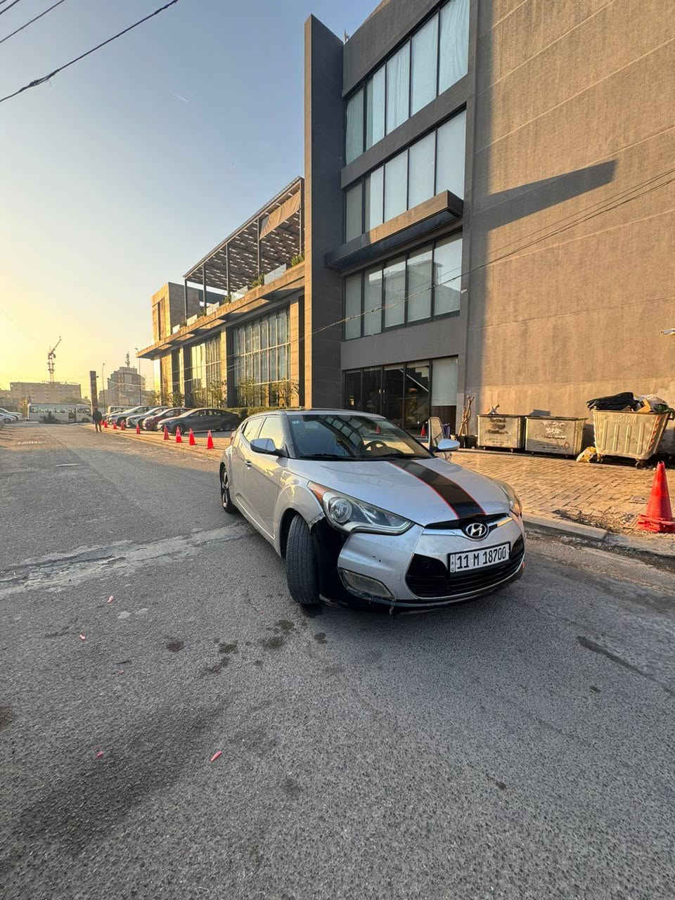 السلام عليكم
هيونداي فيلوستر 2017 وارد امريكي
فول مواصفات
بصمة * بصمة ابواب *شاشة *كاميرا دوارة * فتحة (بانوراما) *حساسات خلفية * لايت بلادي. عالي زنون
المحرك والگير بحالة جيدة
حادثها من الخلف دعامية مبدلة وقبق الجنطة بارد
وبيها اماكن رصعات. والسونار مالتها مرفق بالصور 
صور الحادث ماعندي. رقم الشاصي مرفق بالصور
السيارة ماشية 100 الف ميل وقابل للزيادة
السعر 89$ ورقة وبيها مجال
عنوان : حي الجهاد
رقم الهاتف : ***********
