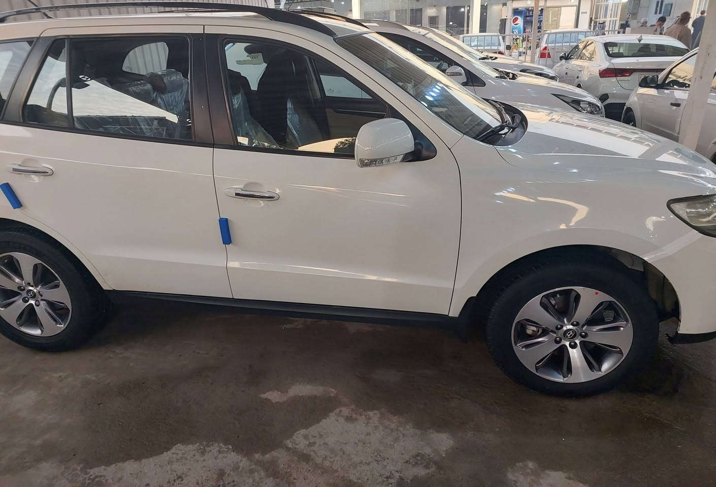 السلام عليكم سنتافي موديل 2012   ٦سلندر ٧راكب ٣ قطع تبريد فتحه بصمه كشن كهرباء تحكمات استيرن جهتين حساس خلفي كامره خلفيه مكينه وكير جديد صدر امامي وخلفي جديد (  مكفول) السونار داخل المنشور..... ***********
