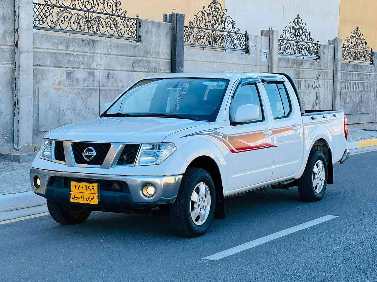 سلام عليكم ورحمه للبيع 
نيسان نيفارا موديل 2015 
مكفولة  من الضربه  بيها فقط يم الواقيات الخلفيه شويه صبغ والباقي كفاله عامة كير محرك بلاد مكفولة من الفتح حدادية جديده ماشية 180 تخم تاير تبريد تدفئة كلشي شغال سياره مال جناي ما متعوبة سنويتها منتهيه 2025 
بأسم شركة تريد تحويل تريد وكالة السعر 120 وبيها مجال 
العنوان كربلاء المقدسة 
للأستفسار .... ***********
