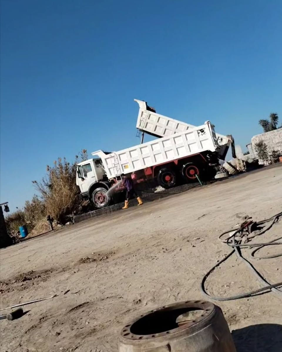 سيارة موديل ٧٥
گير 130
مكينه ٢٨عادي
مجموعه جي أف
رقمهه نجف الماني 
كوفه منطقة الزركه

***********
علي واتساب هذا الرقم
