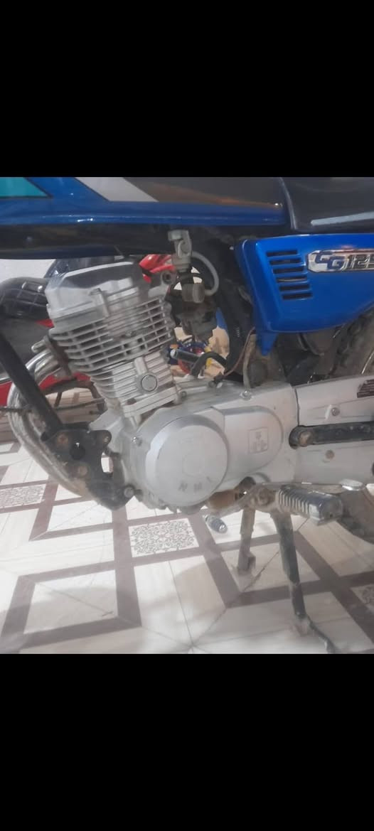 اسلام عليكم دراجه اللبيع محرك نامه وشاصي متياز مكاني ميسان قضاء الكحلاء دراجه بدون وراق سعرها   450  حق البيع الشراي يتصل او يراسل صفحه رقمي ***********
