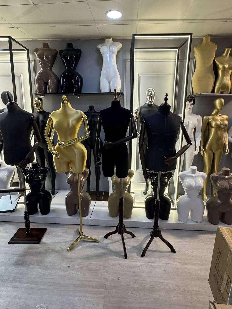 بمناسبة شهر رمضان عروض توفرت لدينا ملكانات بجميع الأنواع فايبر إسفنج رجالي نسائي أطفال يتوفر كراسي ايضاً للاتصال علي الرقم الآتي ***********🚚
