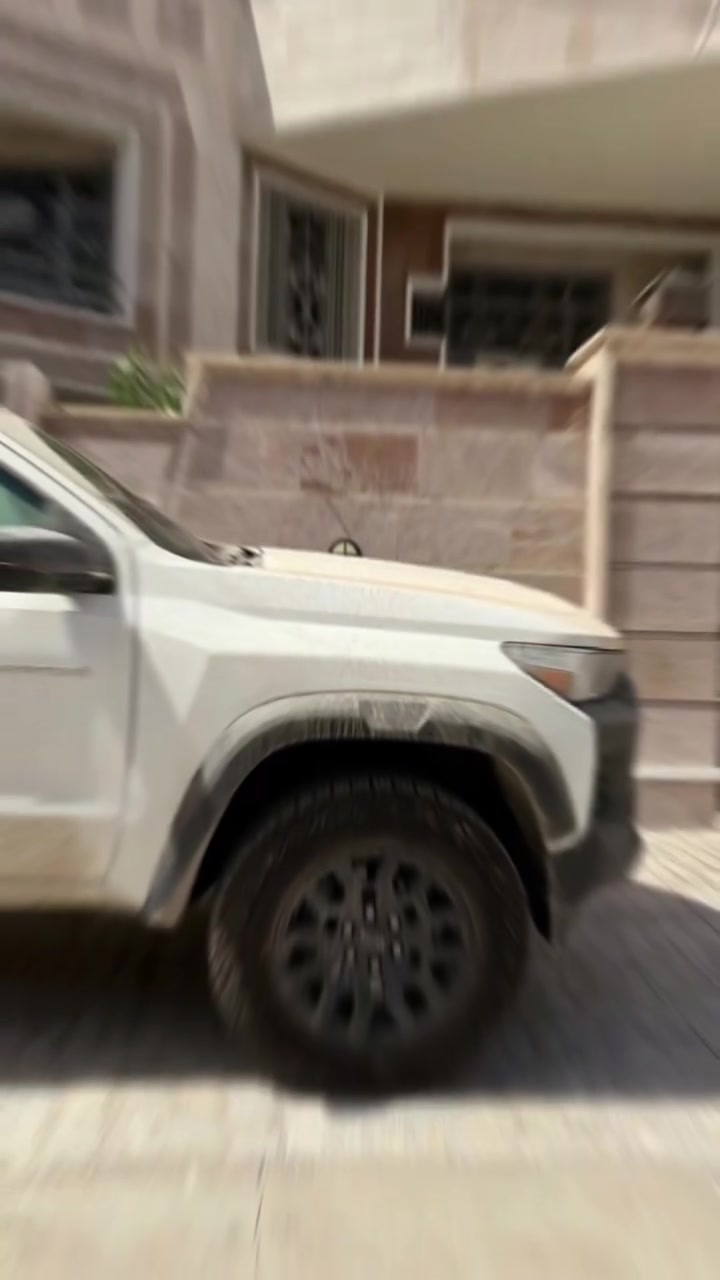 شوفر كولورادو تريل باس 2025
رقم بغداد باسمي شهداء

حادث حافة بنيد بي صبغ بدون دواخل

دفع رباعي جلد بصمة شاحن لاسلكي قطعتين تبريد شاشة كبيرة ويل كب خلية تاير جبلي
محرك 4 سلندر 2700 تيربو

السعر 248

بعدها بتراب امريكا

*********** 

عنوان بغداد الامين
