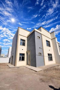 دار ٢٥٠م • ٣ غرف • مربع رابع بلوك ٦٨