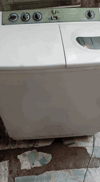 غساله توشيبا حجم كبير للبيع السعر 80وبيه مجال بسيط 07727154279