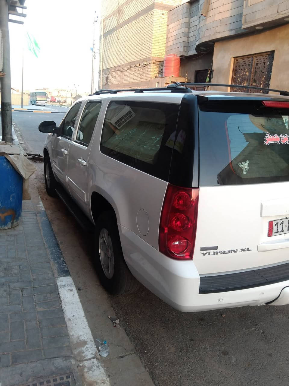 سلام عليكم ورحمه الله وبركاته يوكن جمسي موديل ٢٠١١ بغداد رقم الجديد انكليزي خطها بصرة ..حلة السيارة باسمي كفالة عامه  مكان السيارة بصرة السعر ٢١٠ للعلم السيارة استخدام شخصي ماخذها لان ماشتغل بيها  للاستفسار الاتصال *********** اخوان مكينه وكير وتبريد خير من الله محركها ٥٣٠٠وكير٧٠٠ تخم تاير حداديه
