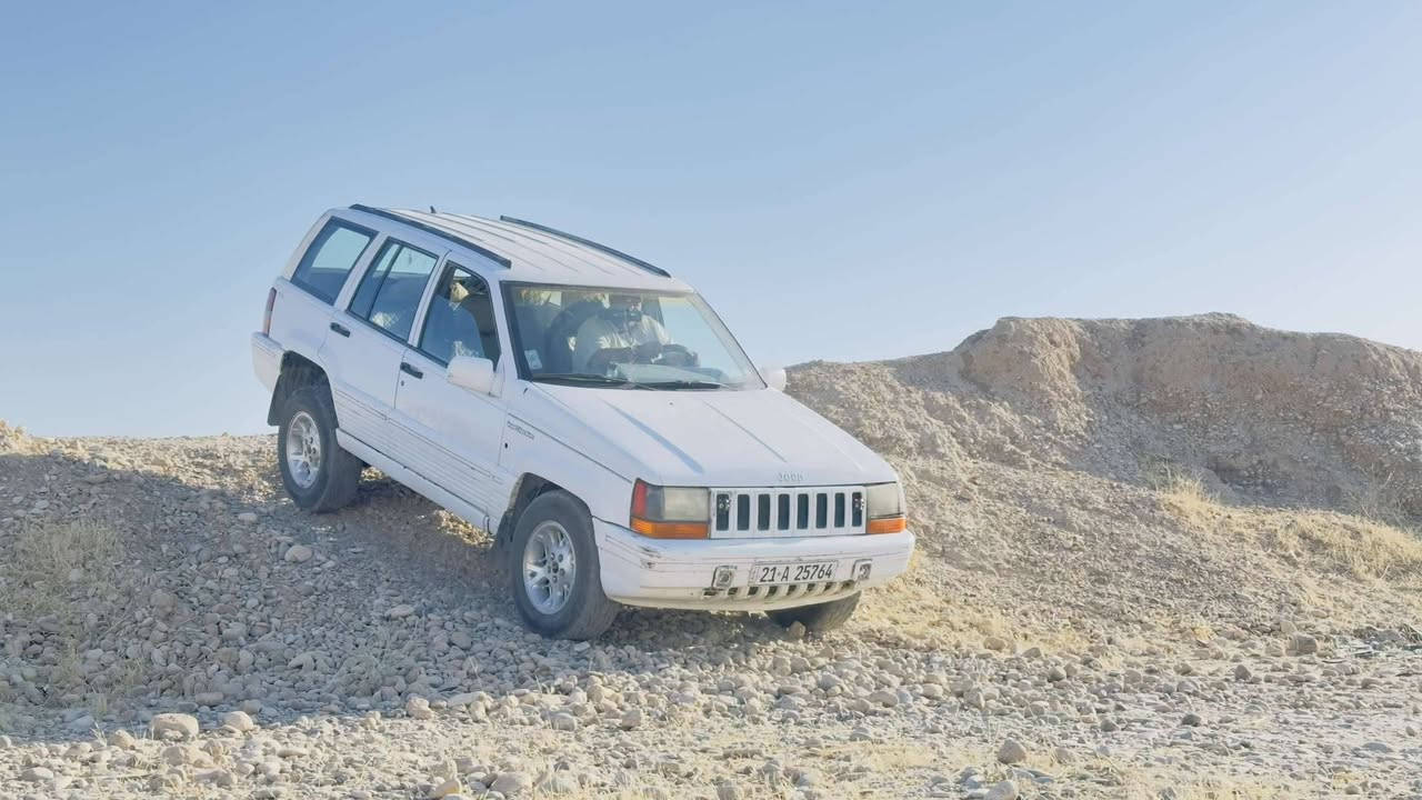 سلام وعلیکم  ئەم جیبە بو فروشتن  گیرومکینەی بیلادە  تبرید وتتفیە ایش دکات  دە بل اکسلی ایش دکات مودیل 1995  رقم وسنەویە تازیە  تاکو 27 بو زانیاری  تیل بکە 
 ***********
