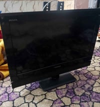 شاشة توشيبا للبيع حجم 24 شغال سبب البيع يتحول من الريمون بس مانعرف للر...