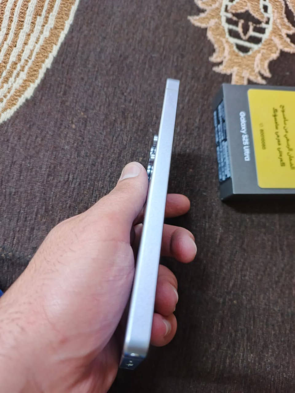 السلام عليكم حبايب للبيع سامسونك S25Ultre ذاكرة 256 العشوائي 12 نضافه 100% الجهاز اخو الجديد ملحقات كامله السعر 1150 العنوان واسط الصويره رقم مبايل ***********
