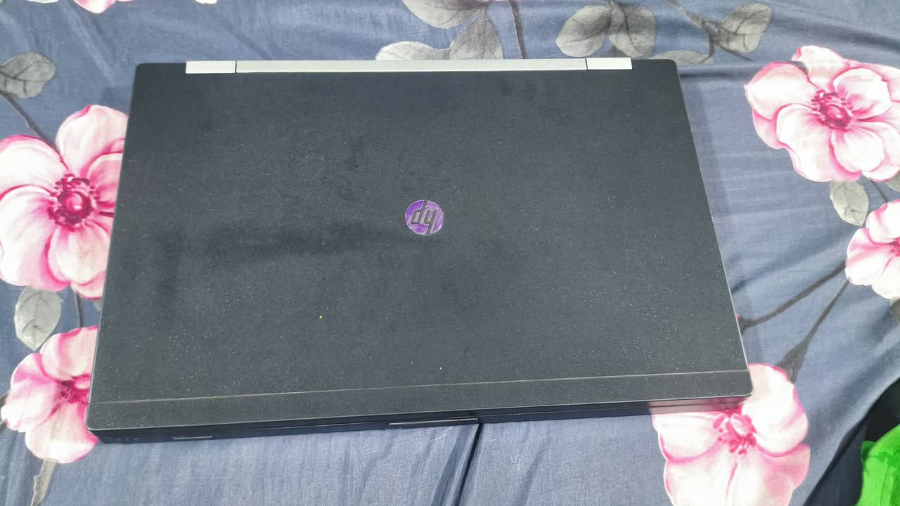 سلام عليكم لابتوب. لمواصفات بصوره جهاز كلش نضيف وكله شغال بالكامل حجم 17 السعر 175 
مكاني بغداد الحسينيه ***********
