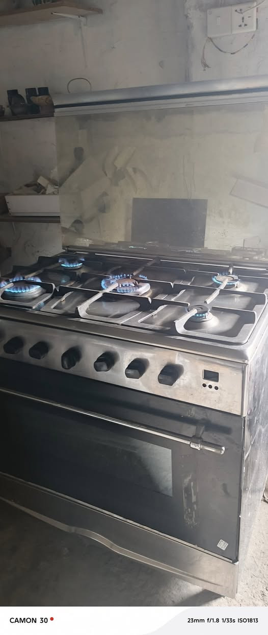 طباخ خمس عيون كله شغال سعر ١٥٠ ابوغريب موبايل ***********
