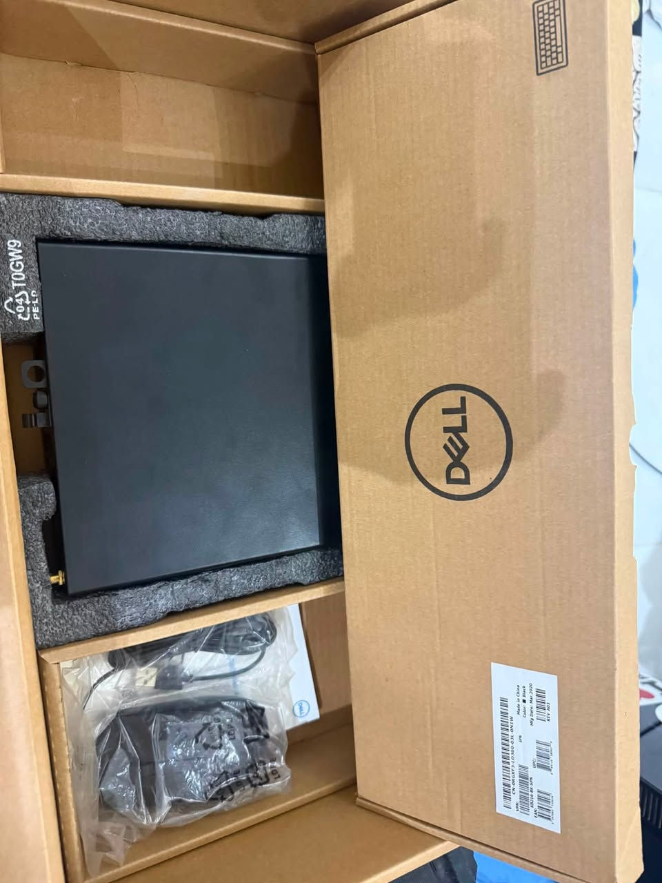 السلام عليكم 
مني بي سي للبيع
Dell optiplex 5080 
المواصفات i5 10gen
Ssd 256gb
رام 8gb ddr4
كارت الشاشة مدمج inte uhd 630 4gb
وندوز 10pro
الجهاز جديد غير مستخدم ابد 
ووياه الكيبورد والماوس والمحولة الاصليات كلهم بالجيس ممستخدمين
مكاني بغداد حي الجامعة عندي توصيل لكل المحافظات 
***********
السعر 400 الف ومبيه مجال
