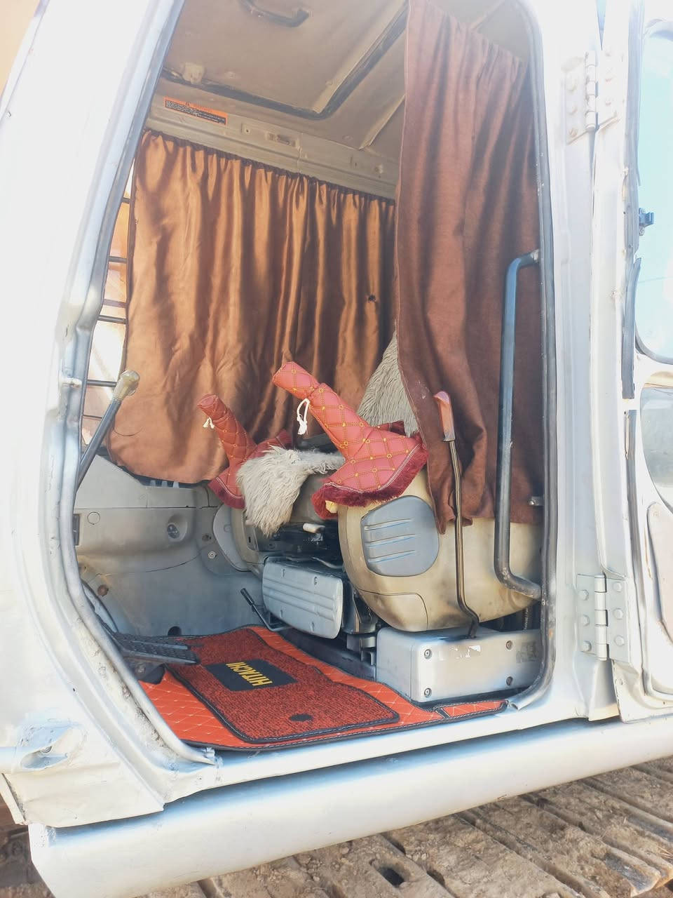 سلام عليكم حفاره فايف للبيع رقم ألماني موديل97  مكفوله ***********
