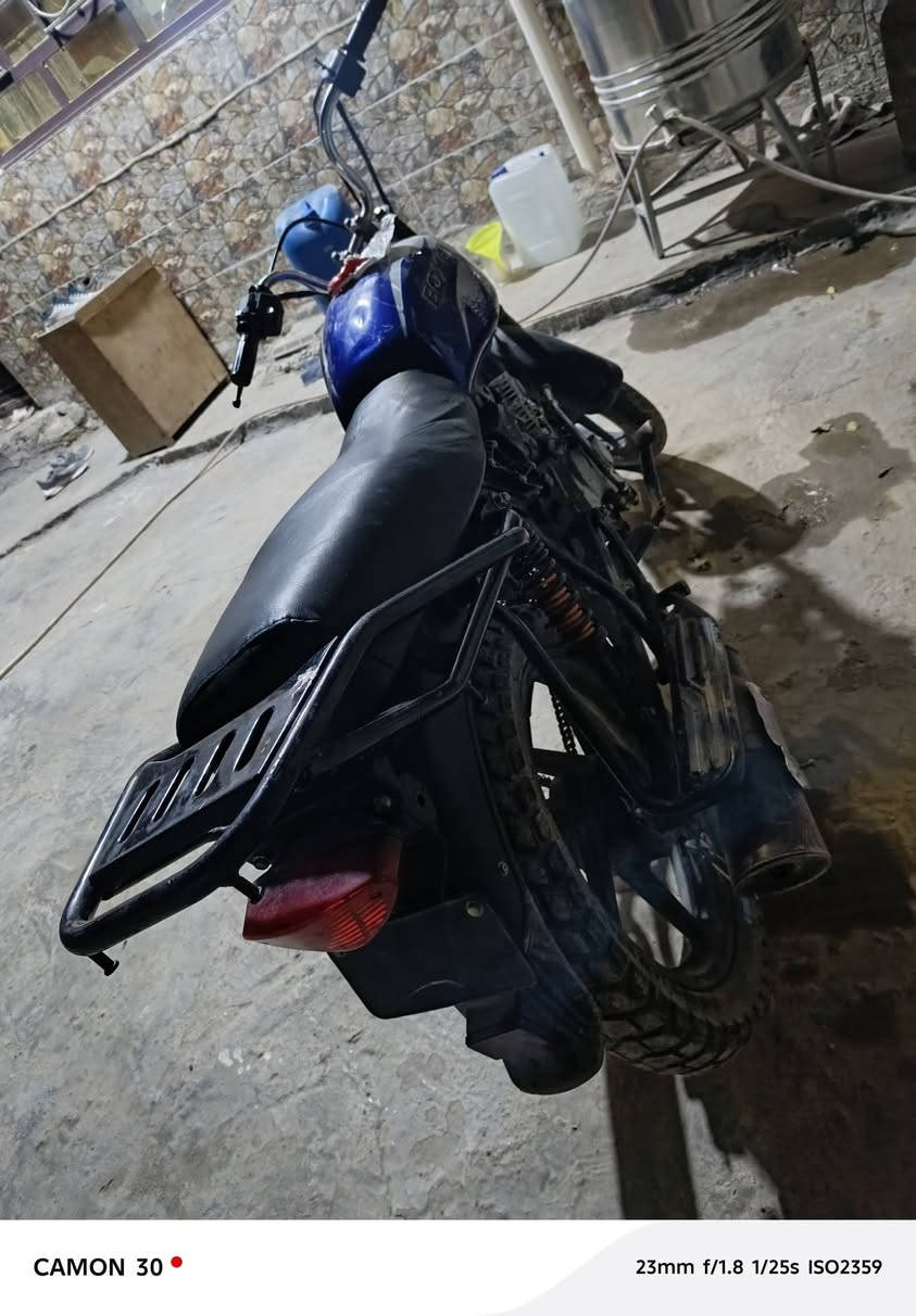 سلام عليكم دراجه بوكسر للبيع 21 ومكينه 19 جديده ممفتوحه لاتبخير ولانضوح وخرسه وشلعه ومعدل وين متريد شغل وطلع اوراق ضاعن عندي اسويلك مكاتبه
السعࢪ 300قفل
مكاني بغداد الراشديه مال حسينيه 
، ***********
