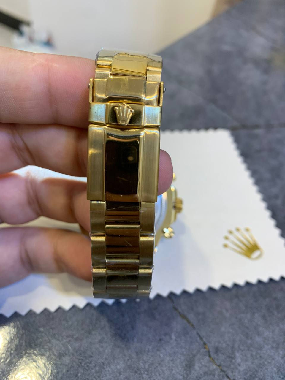 حتى اذا متشتري لايك منك دعم الي واكون ممنون الك
رولكس دايتونا مختومة ذهب عيار 18 مختمة من كل مكان وزن ثقيل سناتر شغالة نظام ستوب ووتش رياضي وعداد شهري مقاومة للماء زجاج زفير ضد الخدوش اميال وارقام لامينوس تجي مع كافة الملحقات ( علبة كبيرة + كرت ضمان لمدة سنتين طلاء ومكينة + دفتر تعريفي + شهادة مختومة + ميدالية رولكس ) مزاد يبدي من 60 اي رقم جوه 60 ممحسوب مزاد بـ 11 ينتهي
توصيل 5 لجميع محافظات العراق


**إذا كنت صاحب هذا الإعلان وتريد حذفه لأي سبب، رجاءا أرسل رسالة إلى الدعم الفني**