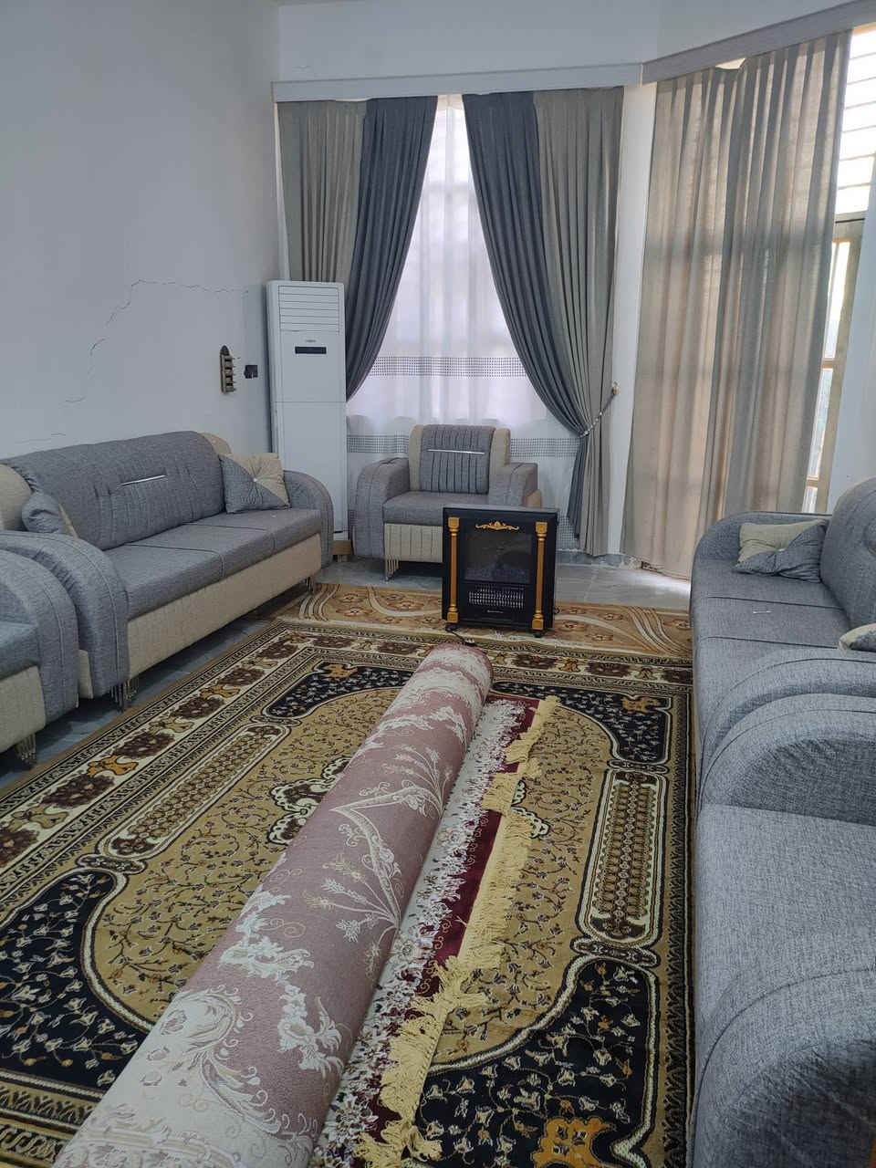 بيت خنيطله على الشط شارع الرسول
ثاني بيت عن الشارع العام كراج و استقبال وغرفتين و صاله و مطبخ وصحيات داخلي وخارجي ومنوار طابق ونص مع صاله فوق 
بناء 2025
طابوك السقف كونكريت 
***********
