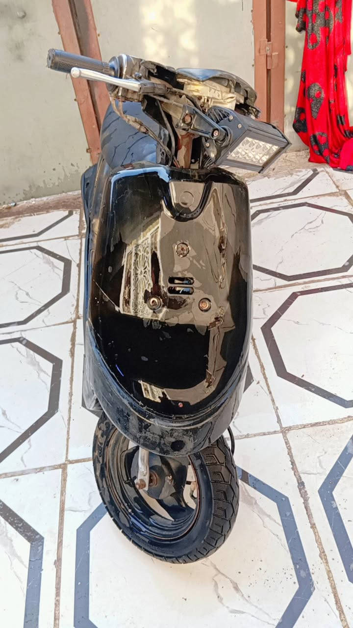 سلام عليكم
دراجه بتره شغاله شرط شلعه والمعدل 

دبلات شغاله كلوبات بكلايت اشاير 

تواير بيها زوج جدد ما صار هواي من شادهن 

سلف عوزه باتري وربط فيشه فقط 

مكاني شارع يا حسين 

سعر 180 وبيها مجال بسيط حك جيه


**إذا كنت صاحب هذا الإعلان وتريد حذفه لأي سبب، رجاءا أرسل رسالة إلى الدعم الفني**