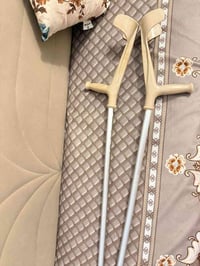 عكازات طبيه • للبيع